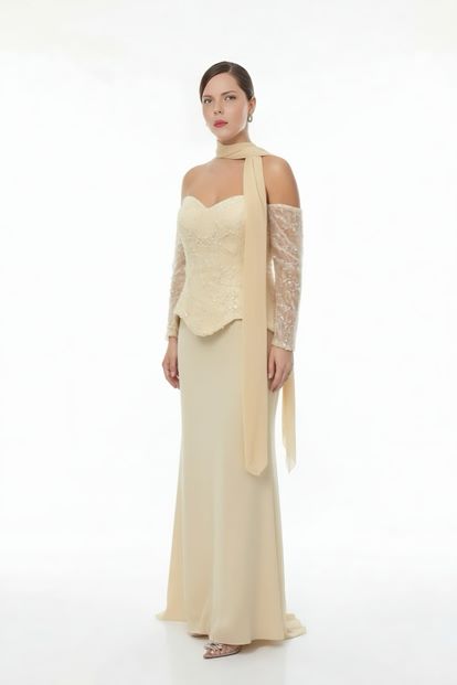 فستان سهرة بيج بدون حمالات مزين بالترتر، مقاسات كبيرة